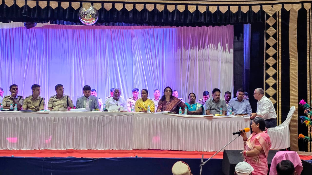 Durga Puja 2025: आठ हज़ार जवानों के निगरानी में धनबाद में होगी पूजा और क्या रहेंगे कड़े इंतजाम,पढ़िए विस्तार से