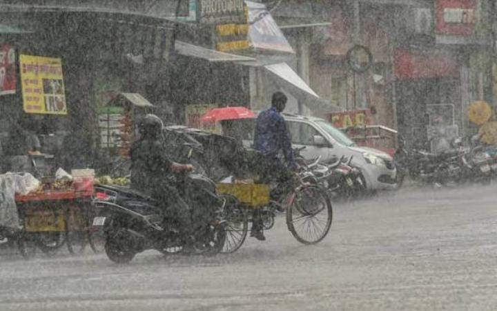 Weather Alert:महानवमी पर धोखा दे सकता है झारखंड का मौसम, राजधानी रांची समेत इन जिलों में बारिश और वज्रपात का अलर्ट