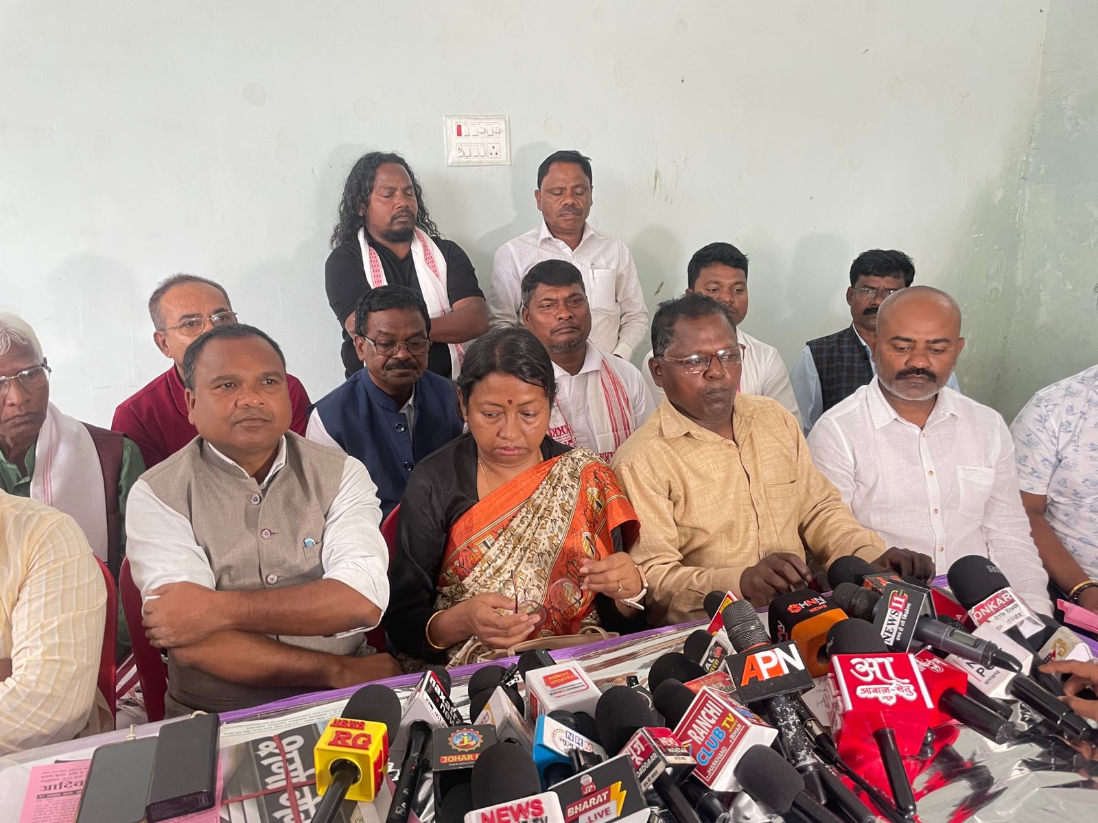 कुड़मी नेता देख रहे मुख्यमंत्री बनने का सपना!गुस्से में लाल आदिवासी अब 17 अक्टूबर को रांची में करेंगे उलगुलान