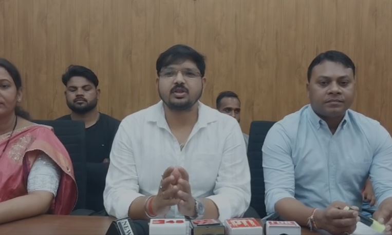 धनबाद में बस टर्मिनल को लेकर शुरू हुआ विवाद,JLKM ने कहा 20 किमी दूर कतरास में टर्मिनल बनाना आम जनता के साथ अन्याय