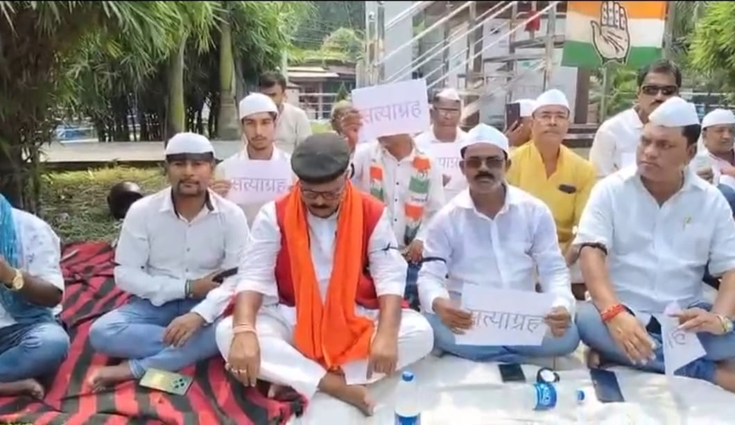 फिर अध्यक्ष बनने के बाद संतोष सिंह पहुंचे धनबाद, आखिर क्यों पक्ष से अधिक गुंजी विरोध की आवाज़, पढ़िए !