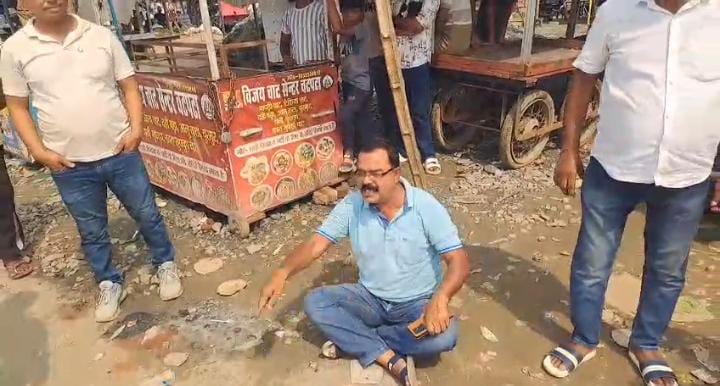 ट्रैफ़िक पुलिस ने जैसे ही काटा चालान तो इस शख्स ने मंईयां योजना को लेकर ऐसा मचाया बवाल, देखते रह गए लोग, देखिए-VIDEO