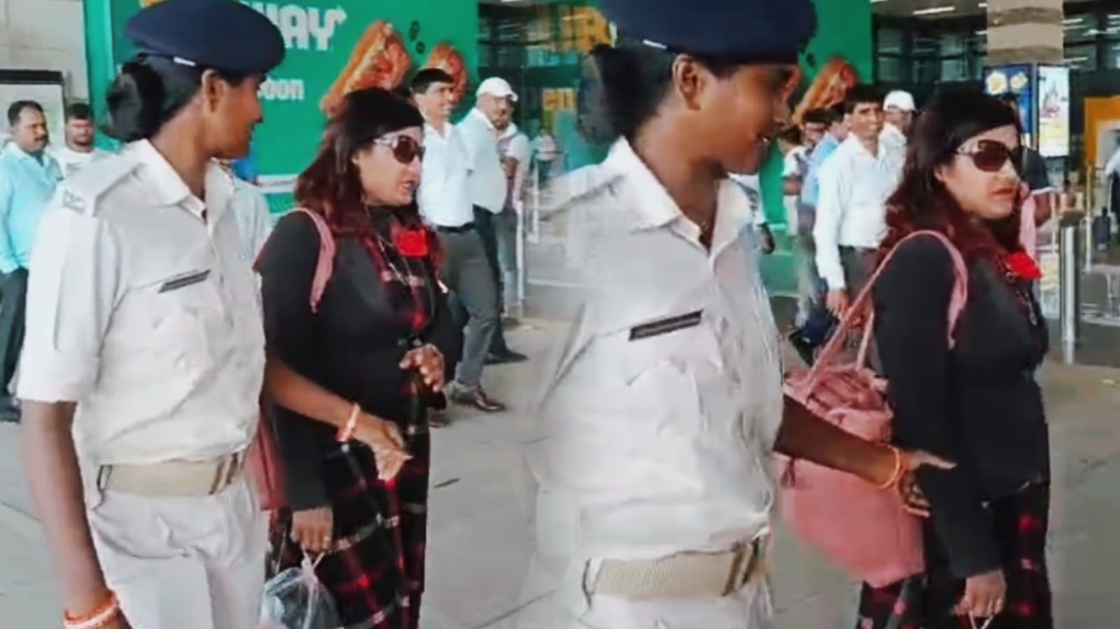 Breaking: पटना एयरपोर्ट पर संदिग्ध महिला हिरासत में, बैग से मिले 3 मोबाइल, माचिस और गुड़िया