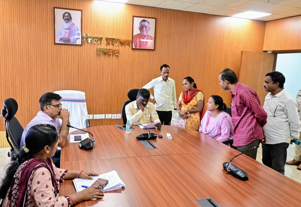 शिक्षकों ने वेतन मांगा तो क्यों कह दिया गया बाहर चले जाने को, पढ़िए -कहां का है मामला, अब आगे क्या