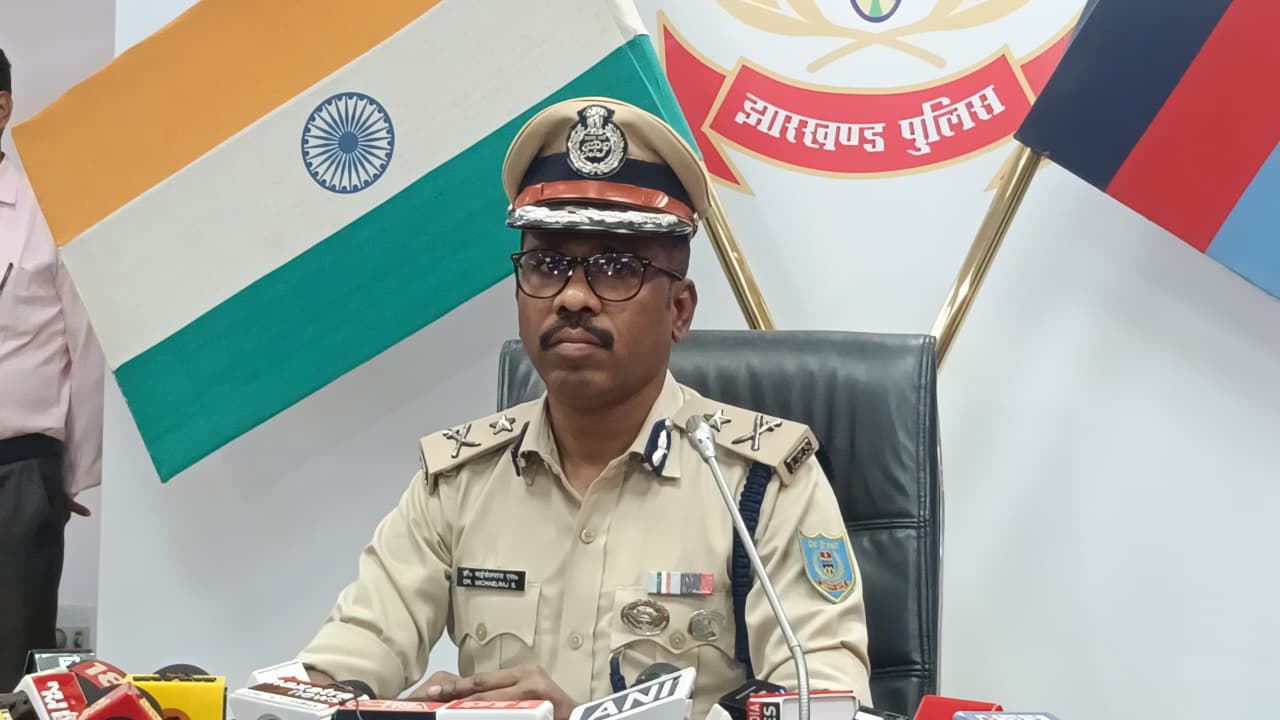 झारखंड पुलिस की ऐतिहासिक सफलता, नक्सलियों पर की सबसे बड़ी कार्रवाई, साइबर अपराध पर भी कसा शिकंजा!