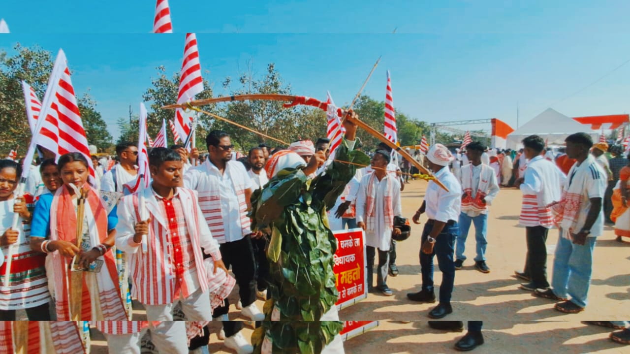 Kudmi Vs Adivasi: रांची में आदिवासियों की हुंकार, कुड़मी के खिलाफ कर दिया उलगुलान, कहा-नहीं देने देंगे एसटी का दर्जा
