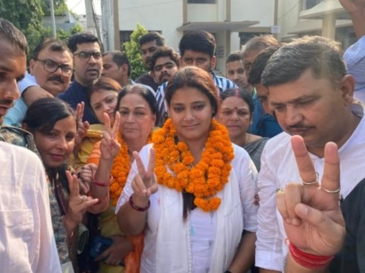 Bihar Election: बाहुबली मुन्ना शुक्ला की बेटी उतरी चुनावी मैदान में, लालगंज में राजद-कांग्रेस करेंगे दो- दो हाथ !