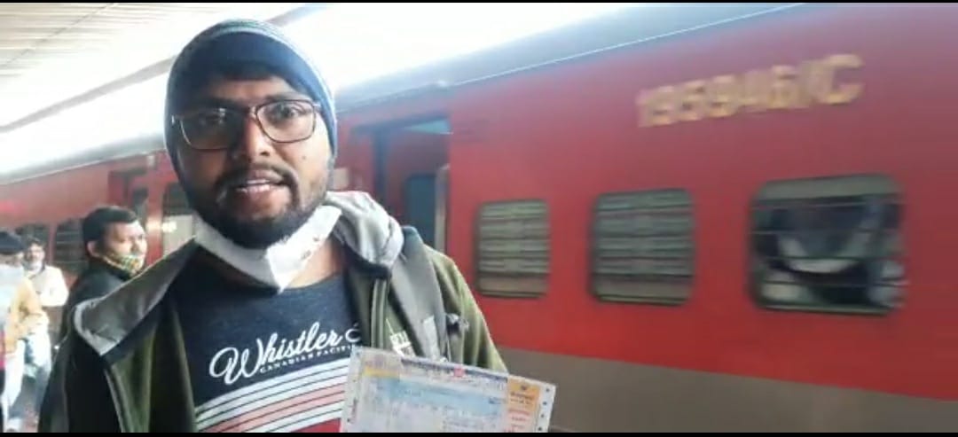 JSSC पंचायत सचिव अभ्यर्थियों का काफिला हुआ दिल्ली रवाना 