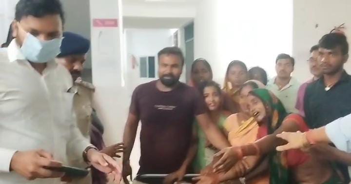 फिर बिहार से सामने आया खाकी का बेदर्द चेहरा! पुलिस की पिटाई से बुजुर्ग की हुई मौत, मचा बवाल