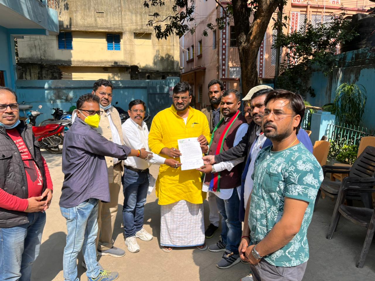 भाषा विवाद  :  मंत्री और विधायक को आजसू ने दिया ज्ञापन, सड़क से सदन तक आन्दोलन की दी चेतावनी