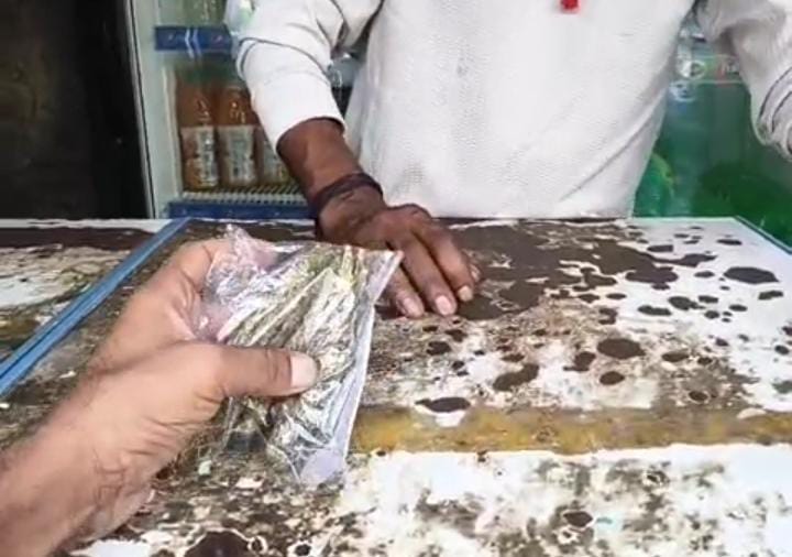 नशे का अड्डा बना धनबाद का धनसार मोड़, अवैध गांजा बिक्री से बर्बाद हो रही युवा पीढ़ी