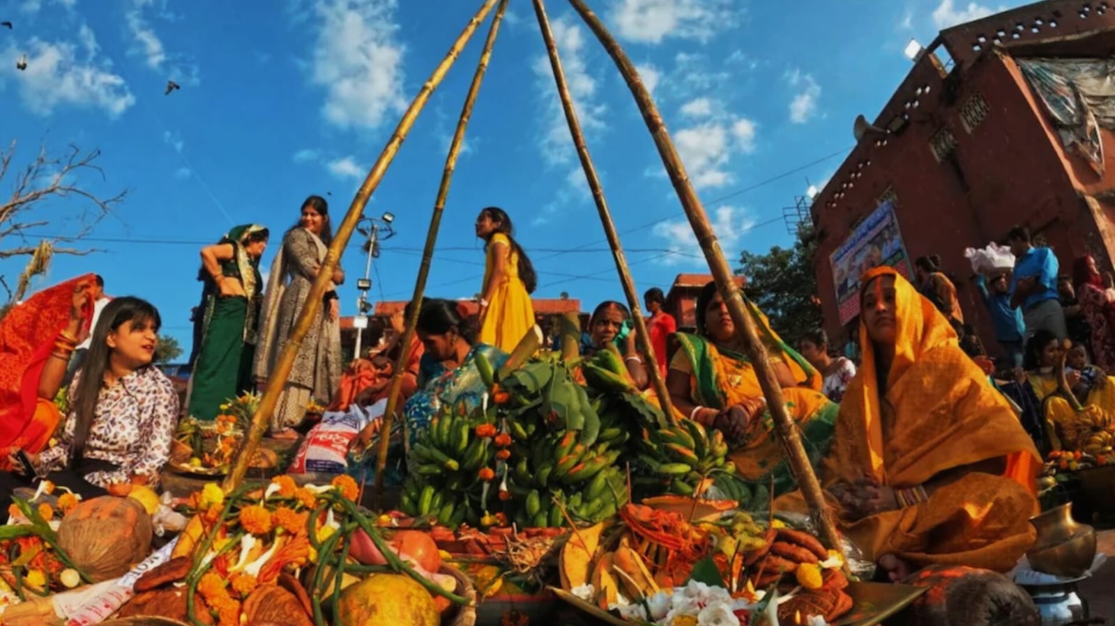 Chhath Puja 2025: व्रत शुरू करने से पहले जानें छठ पूजा के नियम, गलती से भी न करें ये काम, वरना अधूरा रह सकता है व्रत