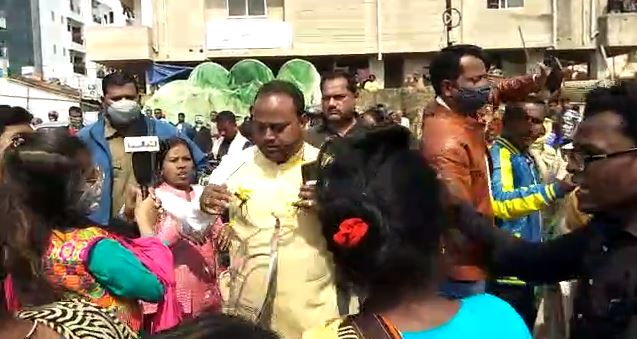 रांची में जमीन पर कब्जा को लेकर दो गुटों में हिंसक झड़प, एक दर्जन लोग घायल