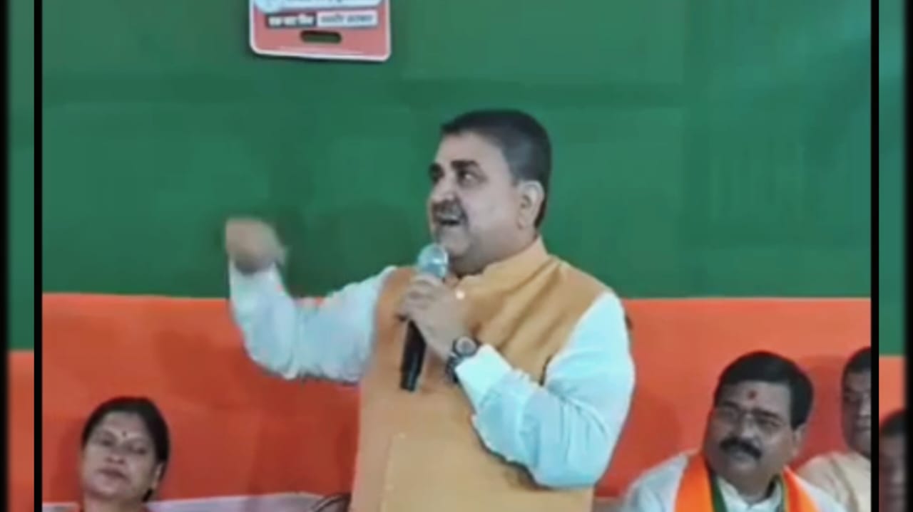 आखिर क्यों आपस में ही भीड़ रहे भाजपा के नेता, विधायक रामसूरत राय ने बीजेपी सांसद को कह दिया गद्दार