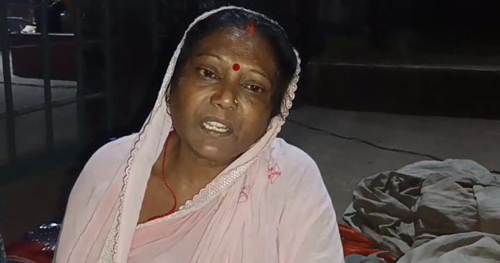 पति की मौत पर इंसाफ की गुहार, तीन दिन से शव लेकर धरने पर बैठा परिवार