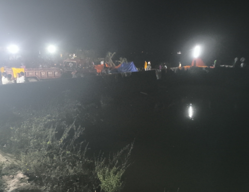 हुसैनाबाद में फिर दुखद हादसा: नहर में डूबा किशोर, तलाश जारी, नहाने के दौरान हुआ हादसा