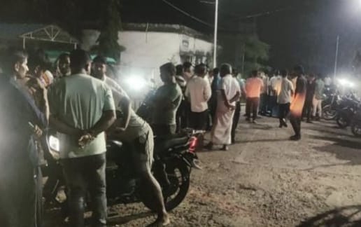 BIG BREAKING: पाकुड़ के सोनाजोड़ी में अज्ञात हमलावरों ने युवक को घर में घुसकर मारी गोली, इलाके में हड़कंप