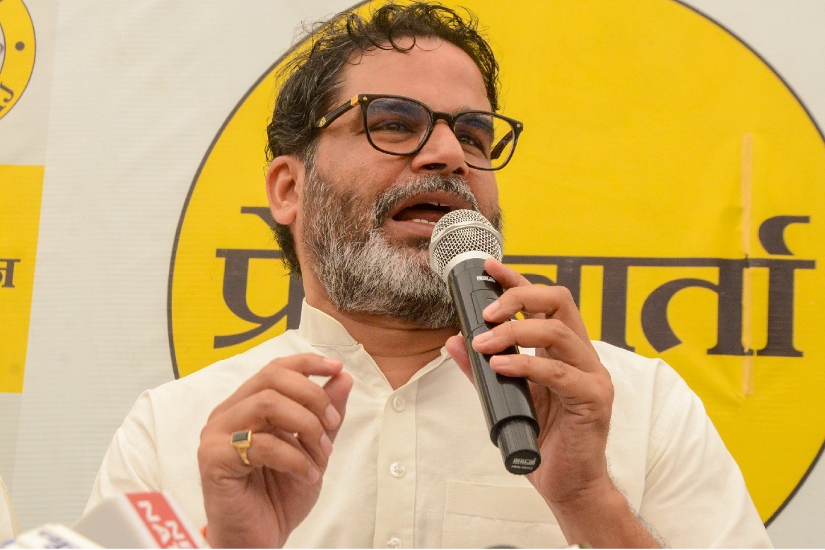 Bihar Election: दो राज्यों के वोटर है जनसुराज के सूत्रधार  प्रशांत किशोर, क्यों हुआ हमला तेज, अब आगे क्या !