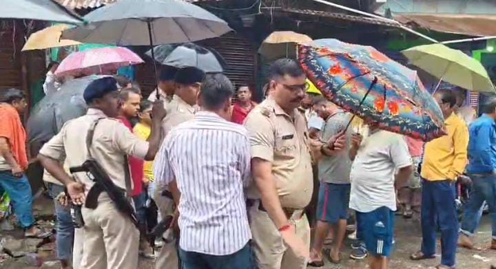 साहिबगंज में चोरों के हौसले बुलंद, ज्वेलर्स दुकान में 15 लाख की गहनों पर किया हाथ साफ 