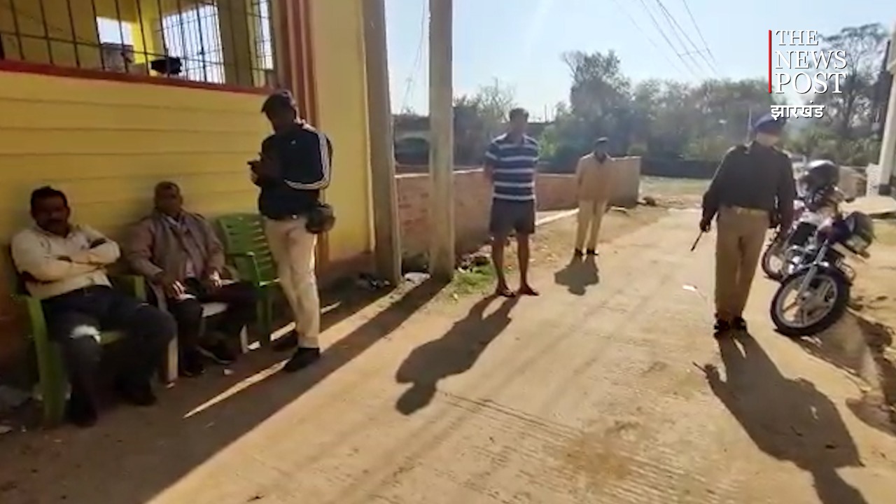 इंजीनियर के घर की छापेमारी, ढाई लाख रुपए कैश और बड़ी मात्रा में सोने चांदी के ज़ेवरात जप्त