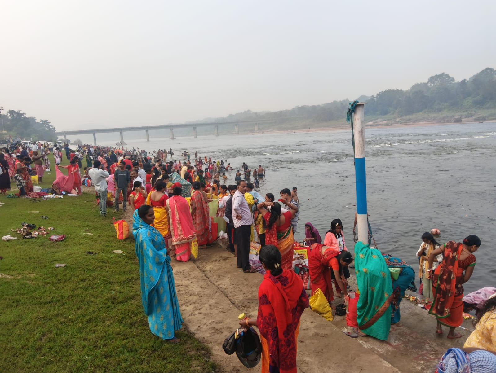 कार्तिक पूर्णिमा पर दामोदर में श्रद्धा का महासंगम, हजारों श्रद्धालुओं ने लगाई आस्था की डुबकी