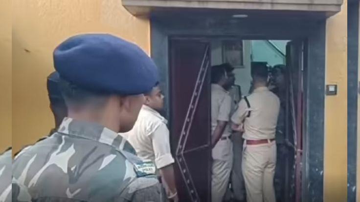 Dhanbad: कुख्यात प्रिंस खान के सेकंड लेयर सपोर्टरों के ठिकानों पर कैसे हुई धनबाद पुलिस की  "सर्जिकल स्ट्राइक", पढ़िए !