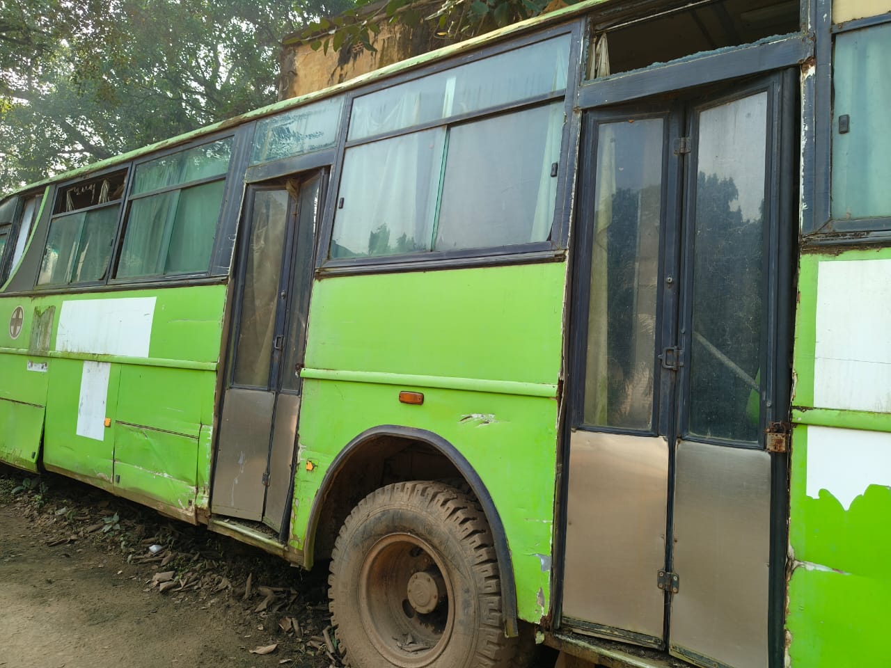 गोड्डा में सड़ गया स्वास्थ्य सुविधा  देने वाला करोड़ों का Mobile Medical Vehicle, CM के क्षेत्र की जनता स्वास्थ्य सेवाओं से मरहूम 