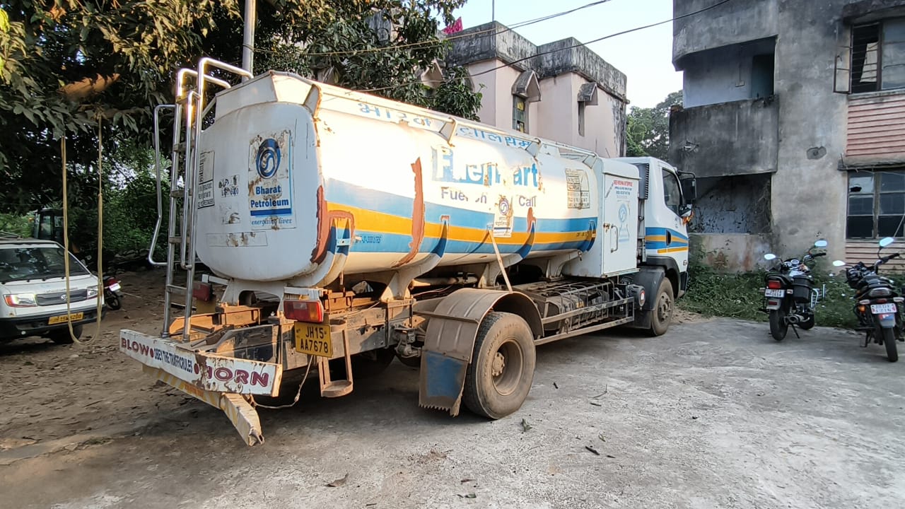 गोड्डा में नकली पेट्रोल की कहां होनी थी खपत, कहीं पेट्रोल पंप का तो खेल नहीं,जांच में जुटी पुलिस   