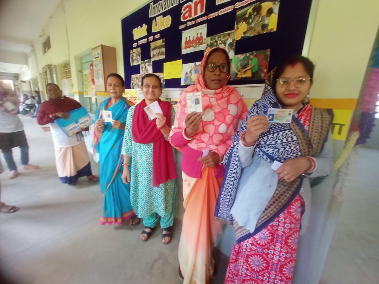 घाटशिला विधानसभा उपचुनाव में मतदान जारी,ग्रामीण इलाको में बढ़-चढ़ कर मतदाता ले रहे हिस्सा