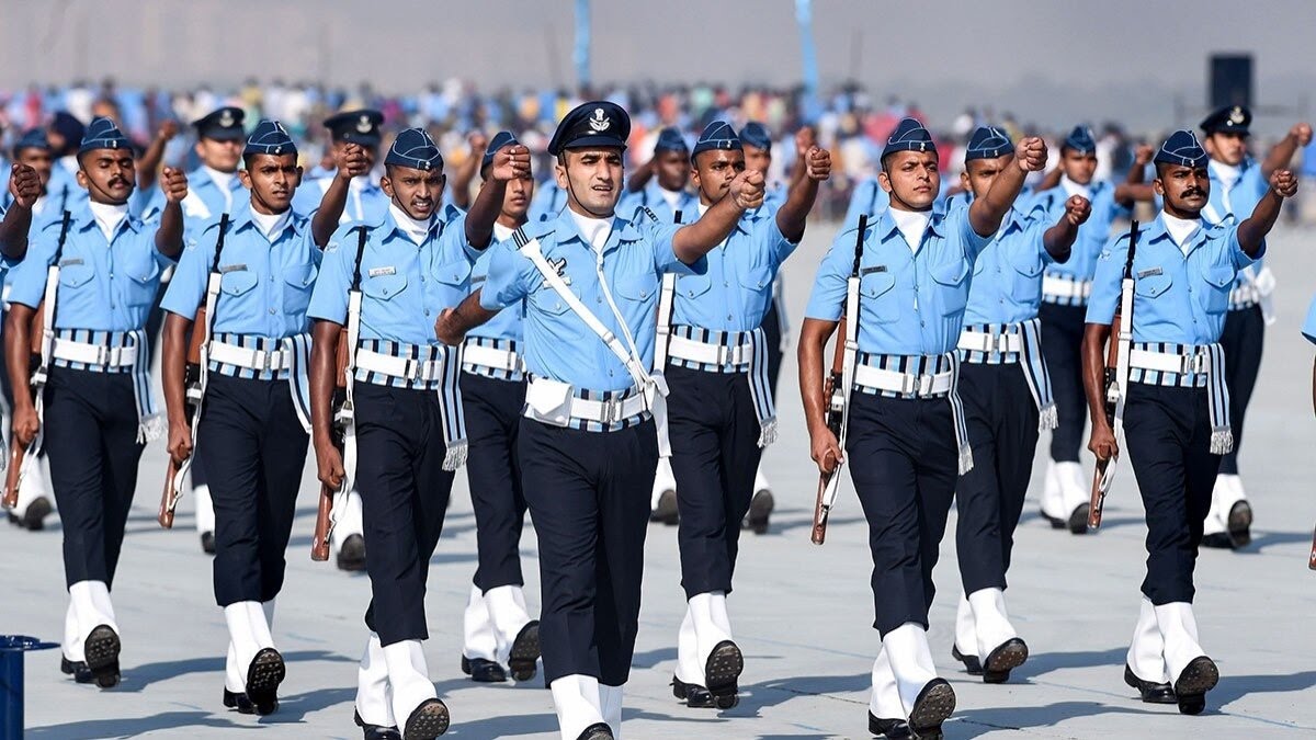IAF Vacancy: इंडियन एयर फोर्स में भर्ती का मौका, जानिए क्या मांगी गई है योग्यता 