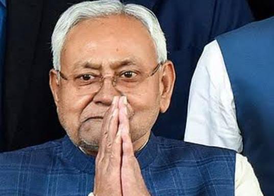 नीतीश ही होंगे मुख्यमंत्री!  आवास पर बढ़ी राजनीतिक हलचल, विधायक–मंत्रियों का तांता