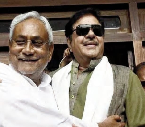 सांसद शत्रुघ्न सिन्हा क्यों आ गए हैं तृणमूल कांग्रेस के निशाने पर, क्यों एक्शन का ममता दीदी पर बढ़ रहा दबाव