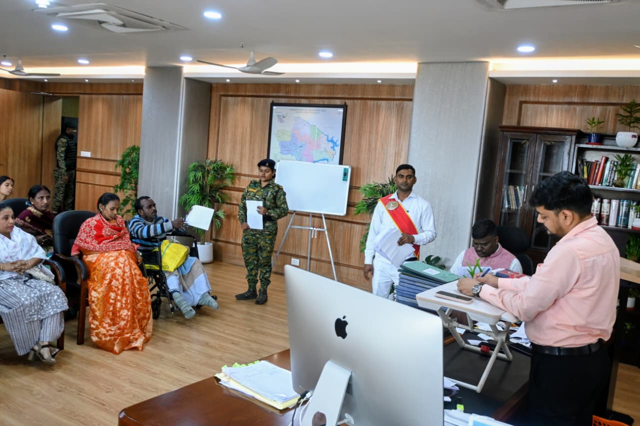डीसी का जनता दरबार: कैसी -कैसी शिकायतें लेकर पहुंचे पीड़ित, पढ़िए -क्या मिला भरोसा