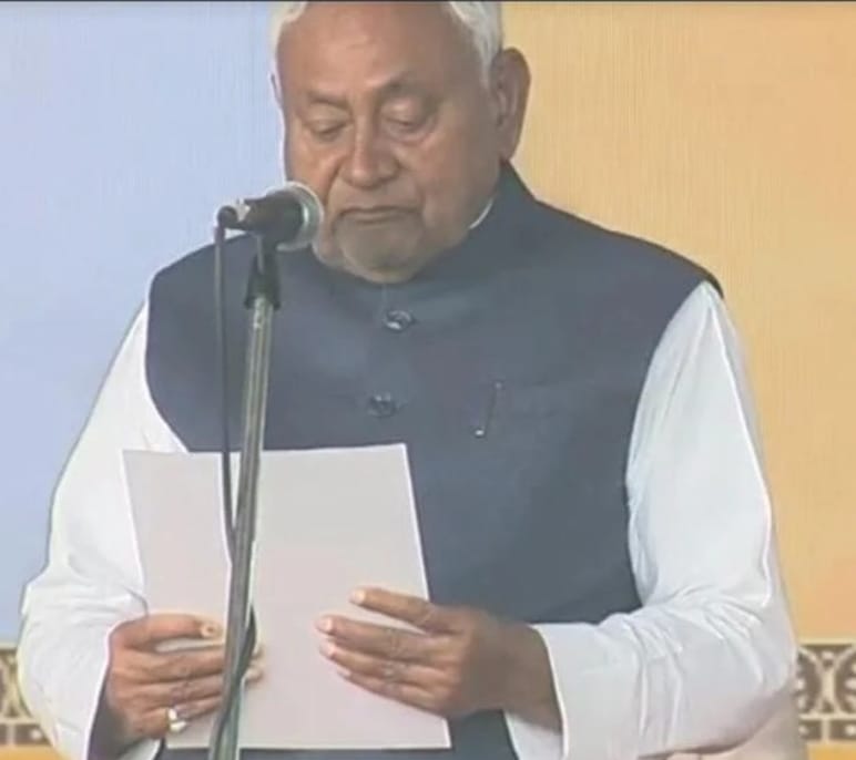 सन्दर्भ : नीतीश कुमार का शपथ ग्रहण-देश में सर्वाधिक दिनों तक सीएम रहने का रिकॉर्ड किसके नाम, पांच साल बाद क्या हो सकता है!