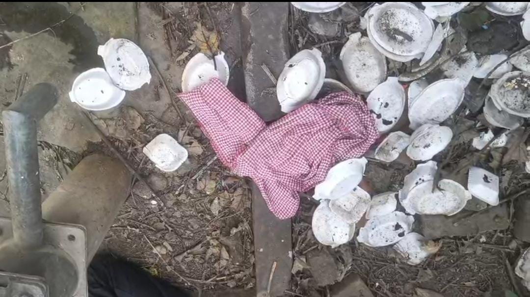 Breaking: झरिया में 14 वर्षीय किशोर का शव स्कूल के पेड़ से लटका मिला, क्षेत्र में फैली सनसनी