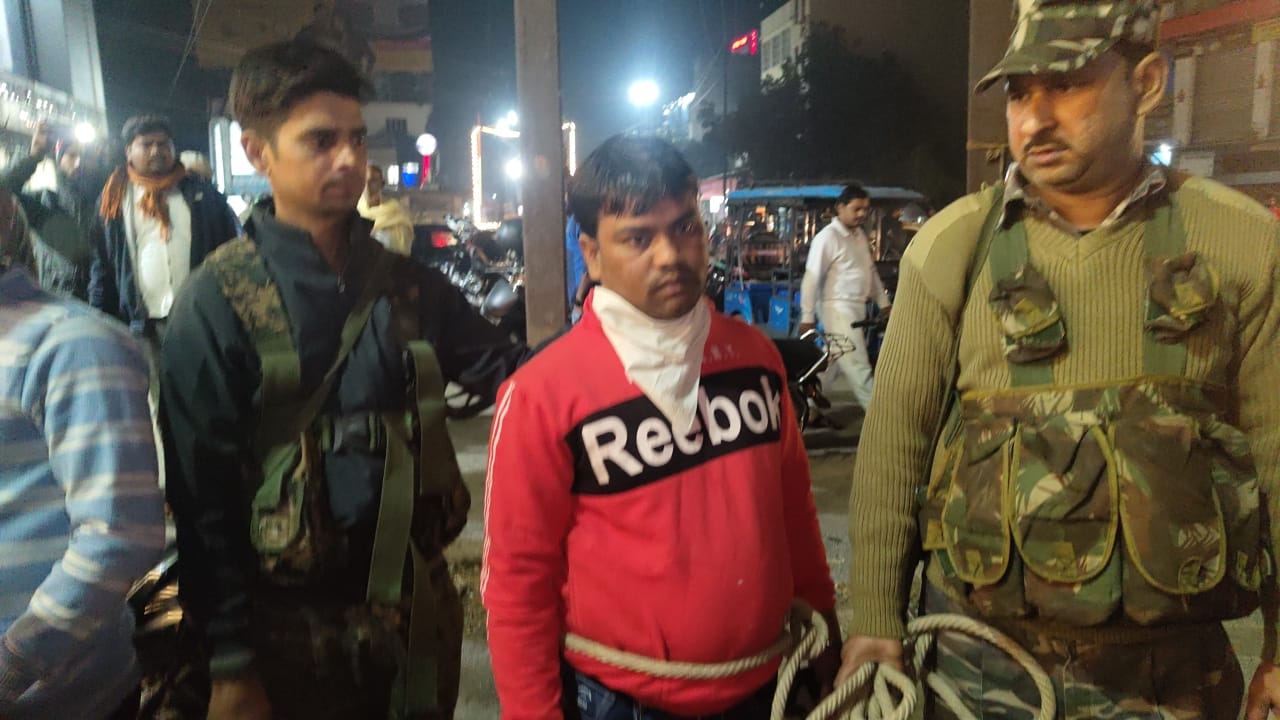 पाकुड़ में टोटो की आड़ में चल रही थी ब्राउन शुगर की सप्लाई, पुलिस की ताबड़तोड़ छापेमारी में भंडाफोड़