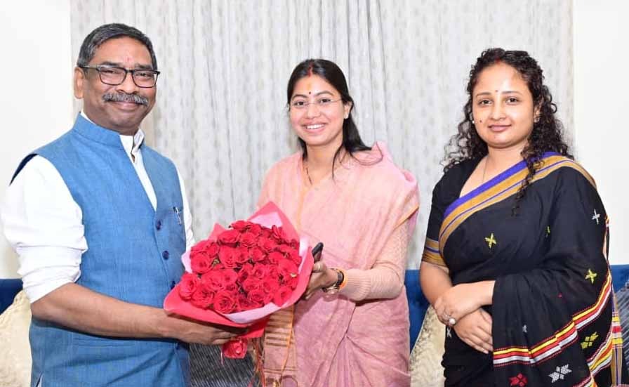 मुख्यमंत्री हेमंत सोरेन से मिली विधायक पूर्णिमा दास साहू