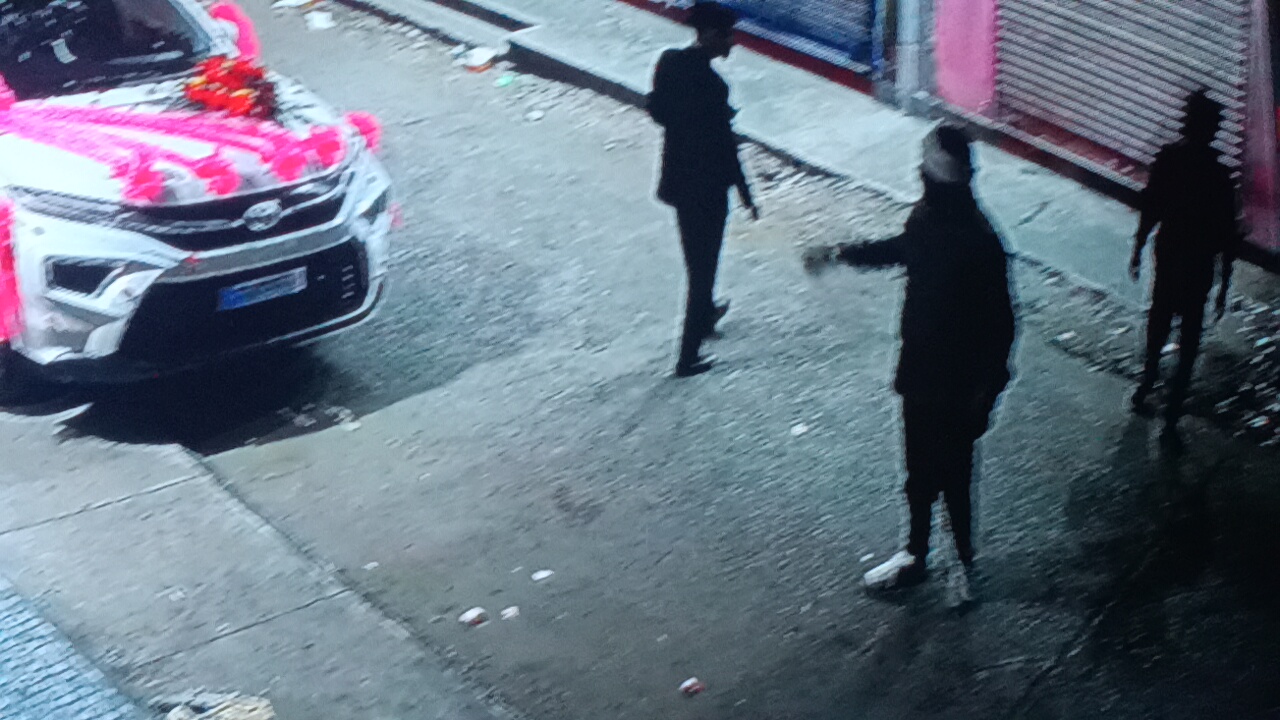 जमशेदपुर में नशेड़ियों का तांडव! आधी रात मेडिकल बंद मिला तो कर दी तोड़फोड़, वारदात CCTV में कैद