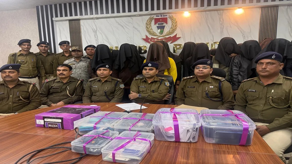 धनबाद के माथे पर एक और बदनुमा दाग : एसएससी सीजीएल के बाद  बंगाल कांस्टेबल भर्ती परीक्षा में अब तक क्या हुआ ,पढ़िए !!