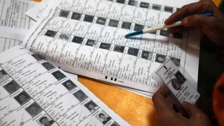 घर बैठे आसानी से होगा SIR, अगर आपको भी नहीं मिल रही 2003 की वोटर लिस्ट, तो यहां जानें स्टेप-बाय-स्टेप पूरी डिटेल