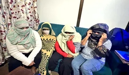 BREAKING: भाजपा नेत्री के घर पर चल रहा था SEX RACKET का घिनौना खेल, पुलिस ने मारी रेड तो आपत्तिजनक हालत में पकड़ाए जोड़े