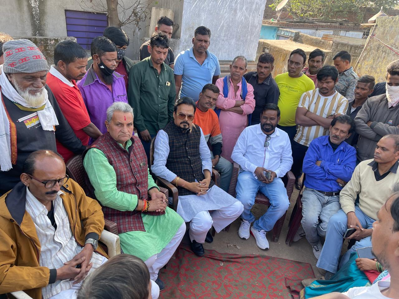 Dhanbad Gas Leakage: सिंदरी विधायक और कांग्रेस नेता अशोक सिंह पहुंचे गैस प्रभावित केंदुआडीह, लोगों ने क्या बताई अपनी पीड़ा!