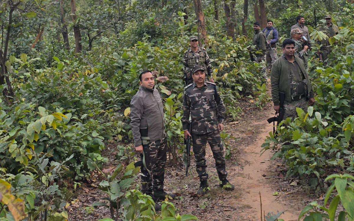 नक्सलवाद के खिलाफ गिरिडीह पुलिस की मुहिम जारी, डुमरी और निमियाघाट में विशेष सर्च ऑपरेशन