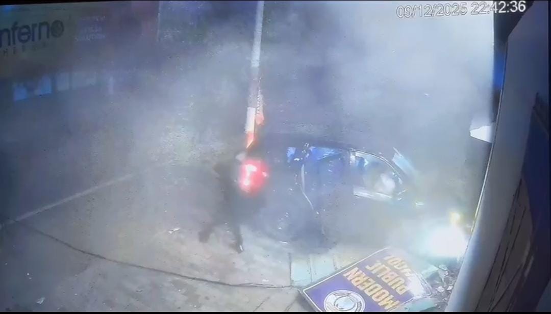 नशे में धुत युवकों ने कैसे चढ़ा दी भूमिहार ब्राह्मण एकता मंच के राष्ट्रीय अध्यक्ष के छोटे भाई पर गाड़ी, देखिए सीसीटीवी Video