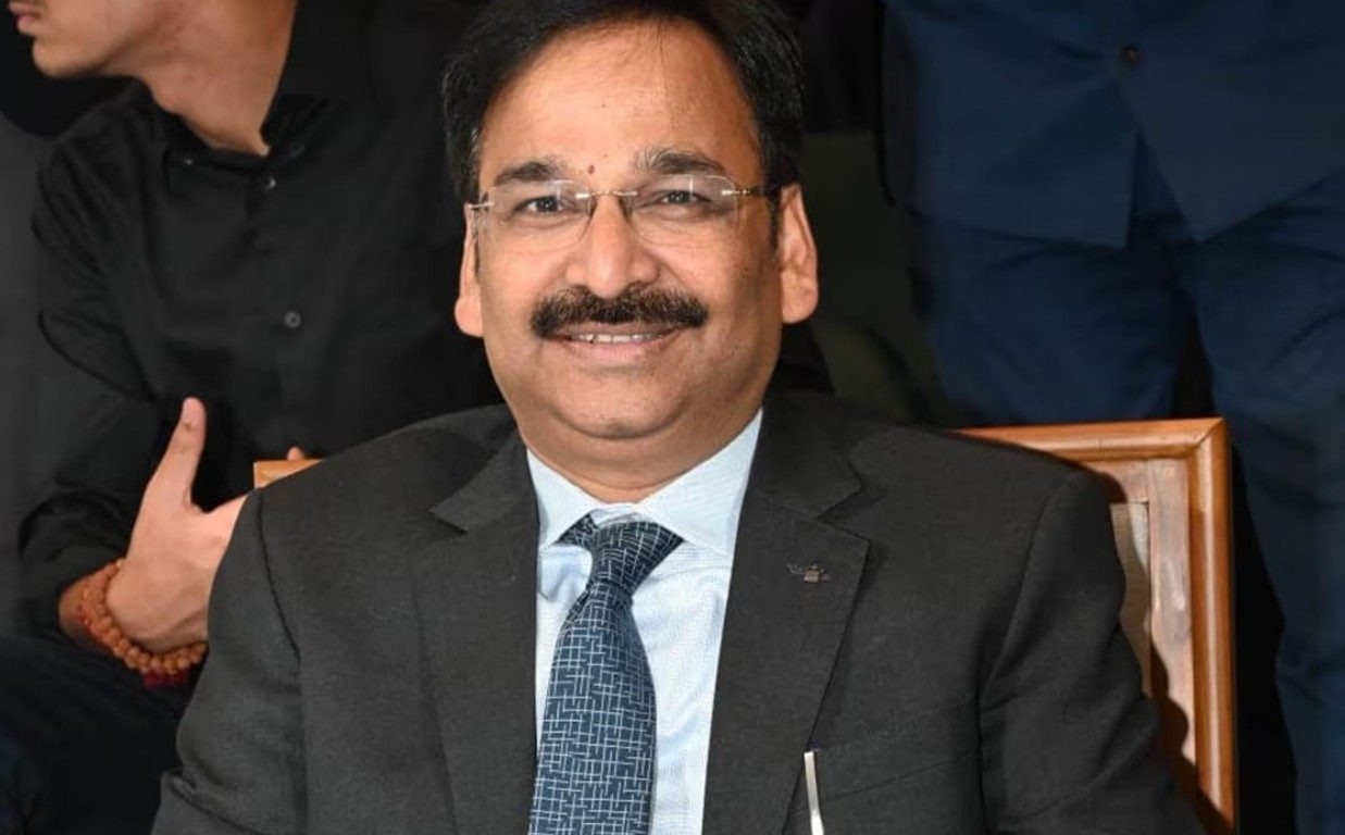 निलंबित IAS विनय चौबे की पत्नी को ACB का नोटिस, पूछताछ के लिए किया तलब