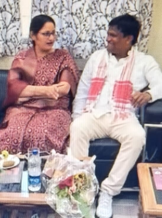 Bjp MP Vs Bjp MP: ढुल्लू महतो और अनपूर्णा देवी में कौन किस पर पड़ेगा भारी, बताएगी यह प्रतिष्ठित ट्रेन!