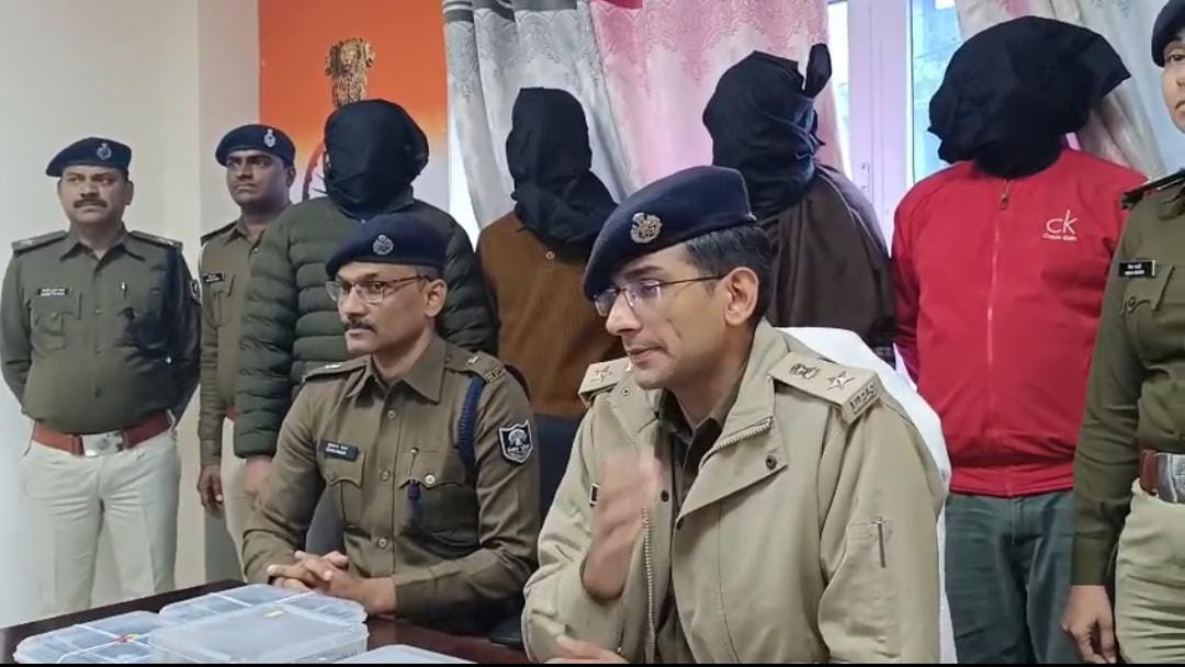 नालंदा में एके 47 के 153 कारतूस ओर 5 पिस्टल के साथ 5 तस्कर गिरफ्तार