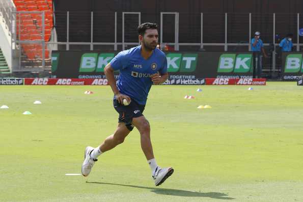 श्रीलंका सीरीज से पहले भारतीय टीम को झटका, दीपक चाहर चोट के कारण हुए बाहर