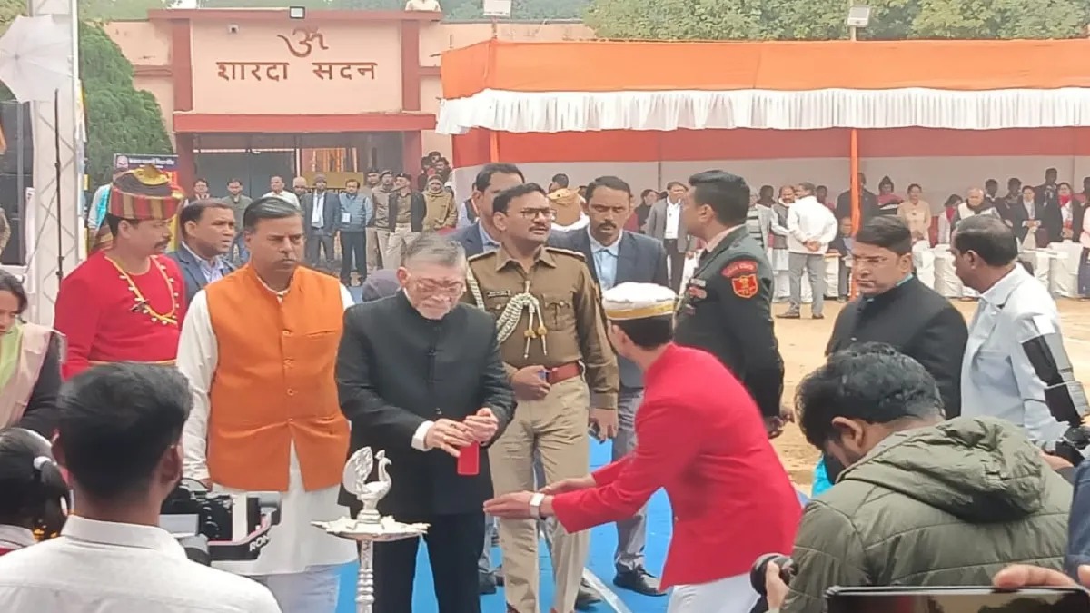 राज्यपाल संतोष कुमार गंगवार पहुंचे धनबाद ,फिर पढ़िए - टुंडी के किस कार्यक्रम में लिया हिस्सा!