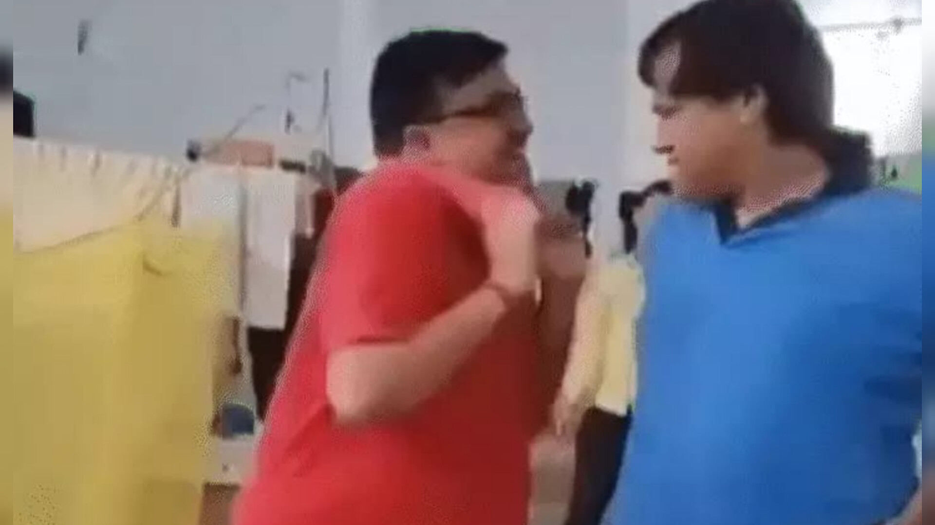 बड़ी खबर: जेल में अपराधियों का ठुमका और मुश्किल में पड़ गई सरकार! हाइकोर्ट ने कहा ये शर्मनाक और चिंताजनक